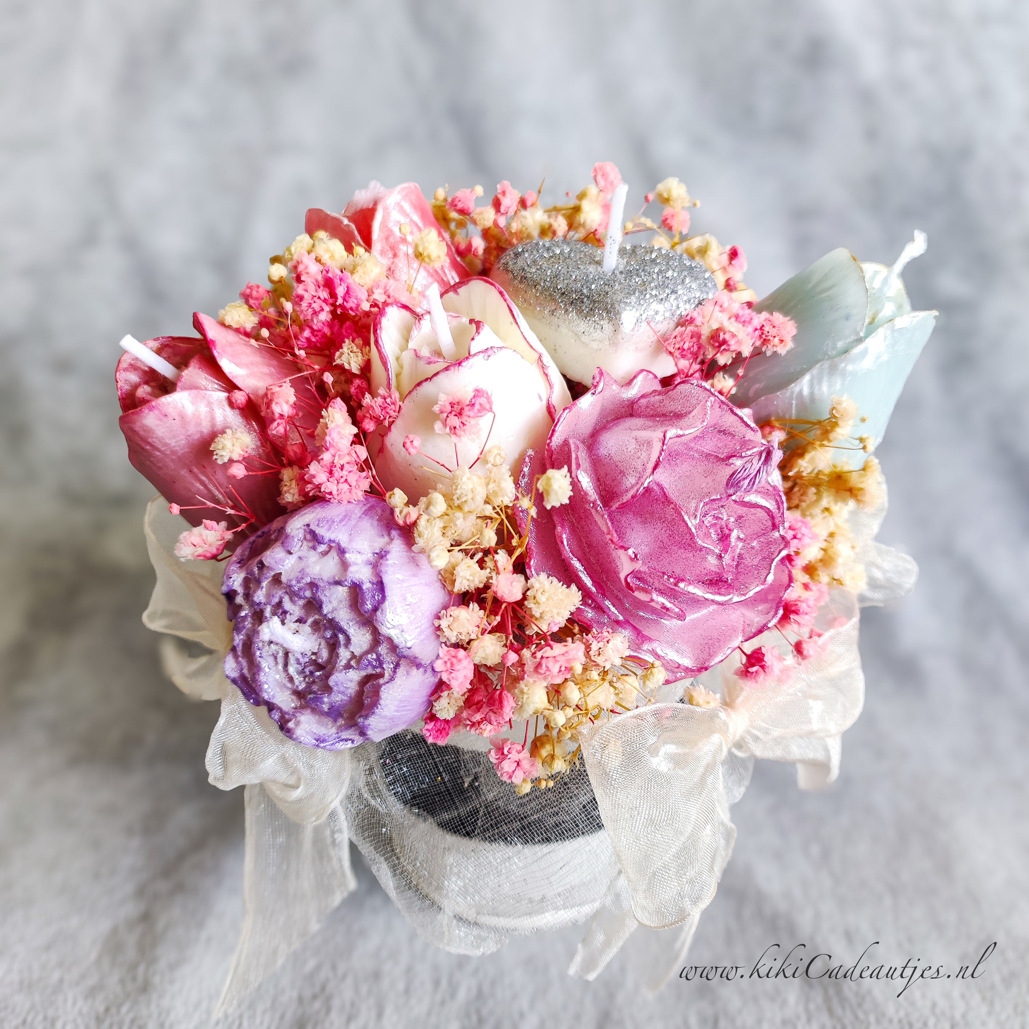 Handgemaakte Kaarsenbloemen in Decoratieve Emmer – Luxe Geurkaarsenboeket met Droogbloemen