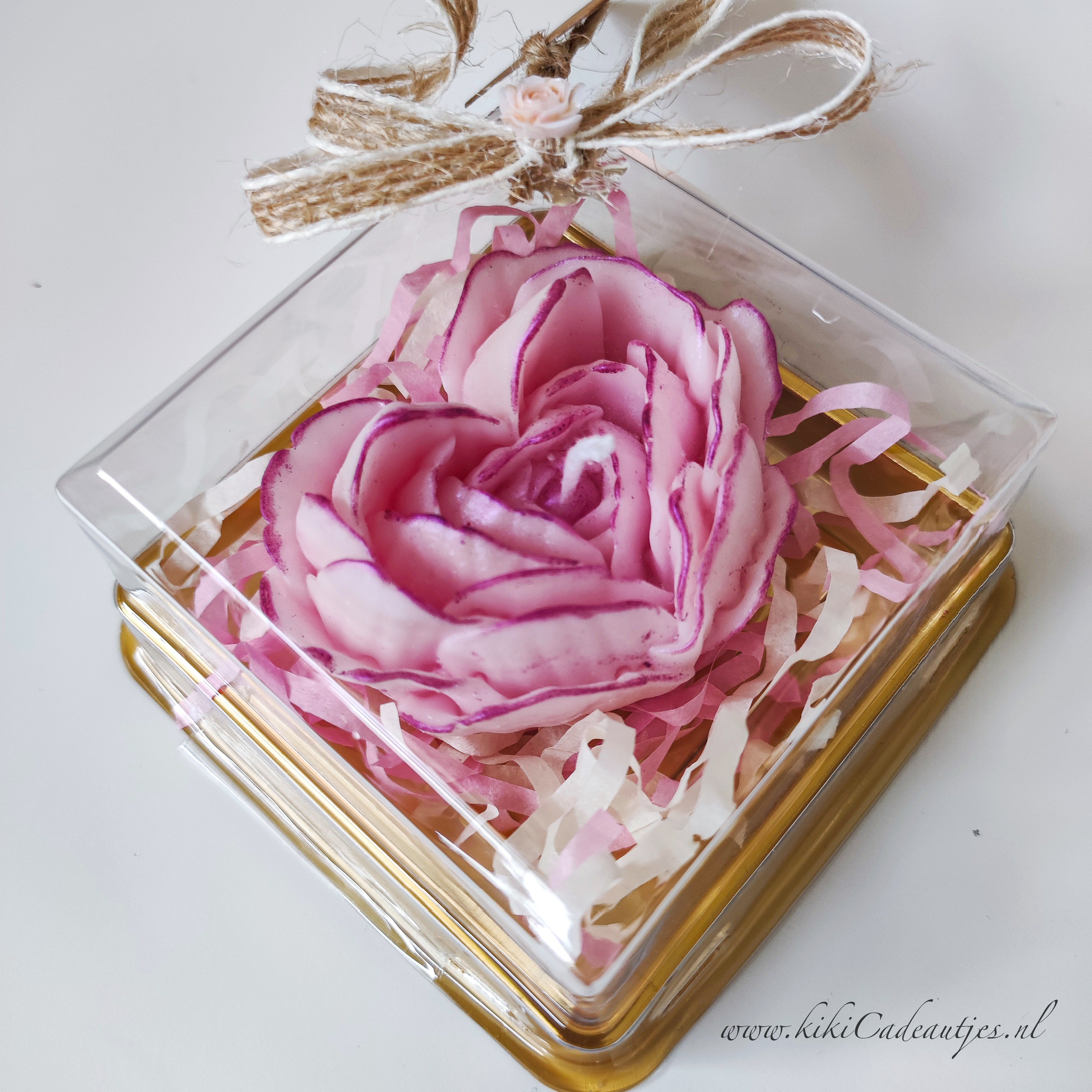Handgemaakte Hartvormige Bloemenkaars in Geschenkdoos